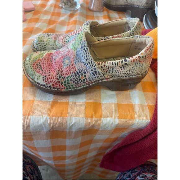 BOC Womens Multicolor Mosaic Slip On Round Toe Nursing Shoes Clogs Size 8 - Picture 8 of 11